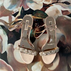 Badgley Mischka Tanessa Block Low Heel Sandal Satin Pink Embellished size 9